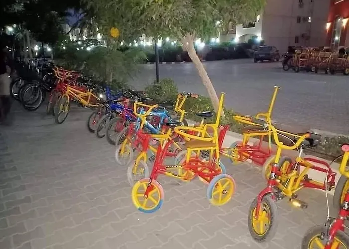 رجاء الاستفسار عبر الواتس في الصور, قرية لاسرينا ميني ايجبت بالعين السخنة للأسر فقط, دور ارضي وسط بجاردن كبيرة على البول, غرفتين وصالة وحمامين, شاطئ رملي, محلات ومطاعم وكافيهات, اكوا بارك بمصاريف, الموقع لا يتيح الرد على استفسارات الحجز, واتس ف Apartment Ain Sukhna