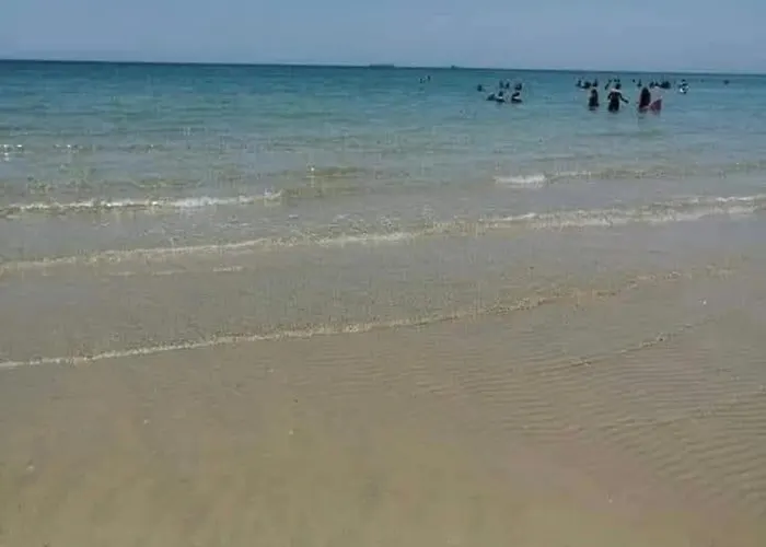 رجاء الاستفسار عبر الواتس في الصور, قرية لاسرينا ميني ايجبت بالعين السخنة للأسر فقط, دور ارضي وسط بجاردن كبيرة على البول, غرفتين وصالة وحمامين, شاطئ رملي, محلات ومطاعم وكافيهات, اكوا بارك بمصاريف, الموقع لا يتيح الرد على استفسارات الحجز, واتس ف Ain Sukhna